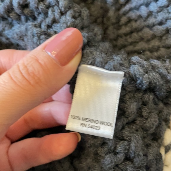 BANANA REPUBLIC 100% merino wool sweater - Picture 10 of 11